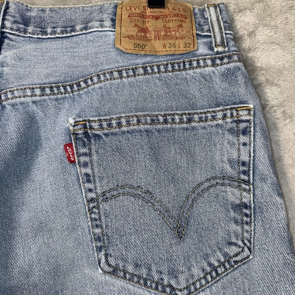 Vintage Levis 550 Jeans Mens 35x31 Light Wash Blue Relaxed Taper‎ Tag 36x32